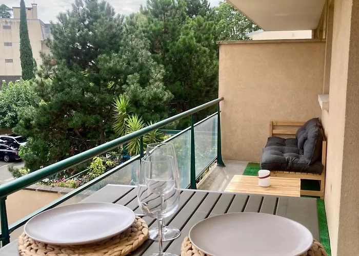 Joli Studio Avec Grande Terrasse Et Parking