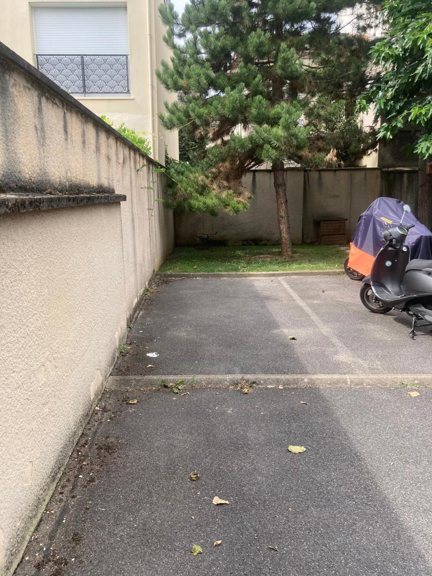 Joli Avec Grande Terrasse Et Parking Appartement *