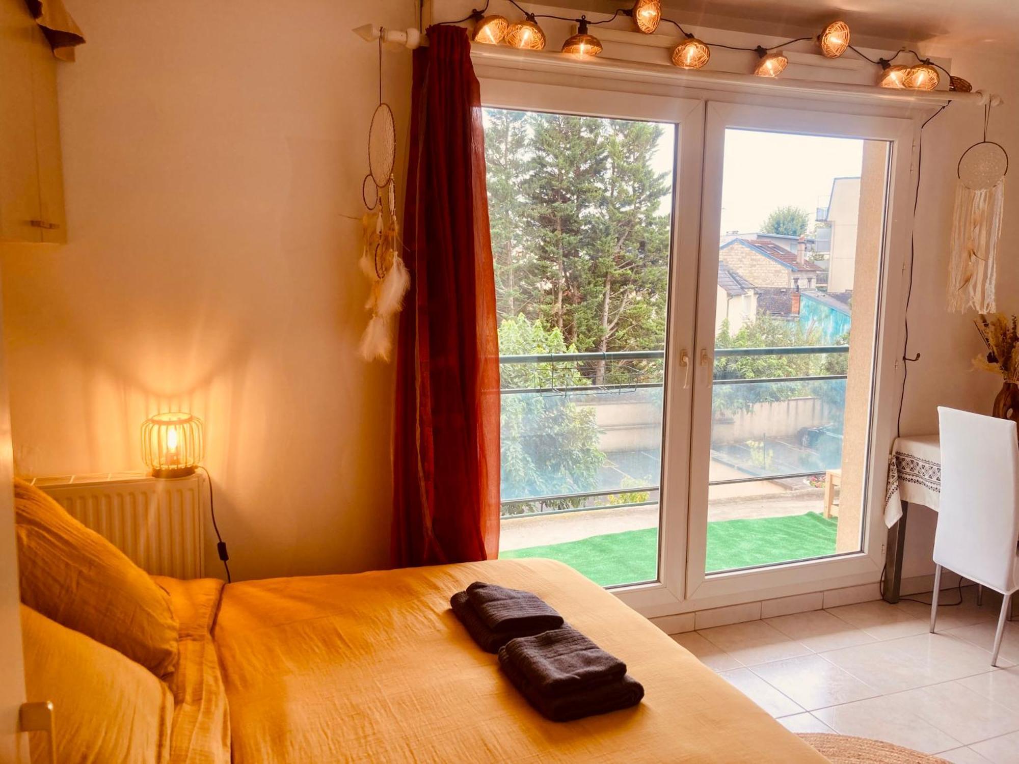 Joli Avec Grande Terrasse Et Parking Appartement *